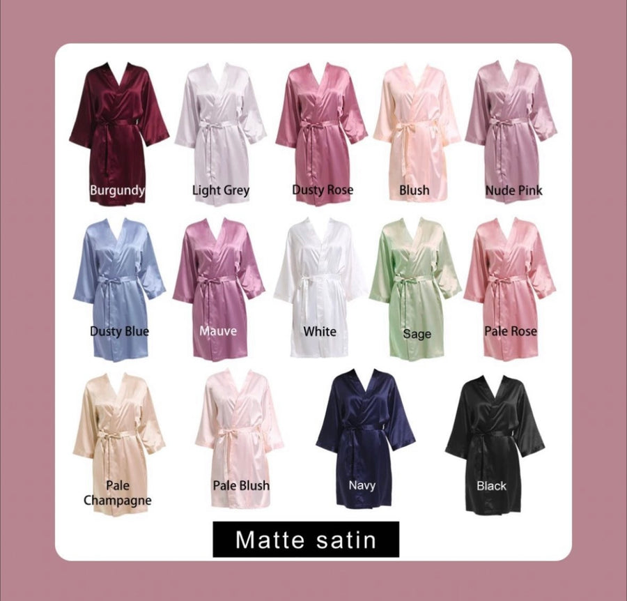 Vestaglia E Ciabatte Da Sposa In Raso Bianco - Con Scritte Dorate - Per Matrimonio E Damigelle - Taglie M-XXL - Foto 3